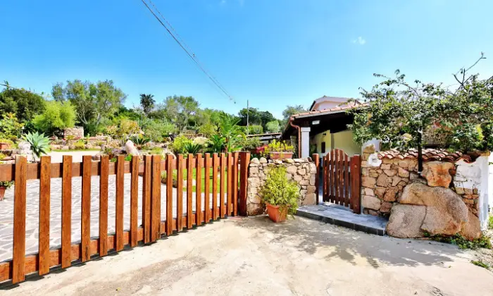 Rexer-Olbia-Villa-con-ampio-giardino-privato-Altro