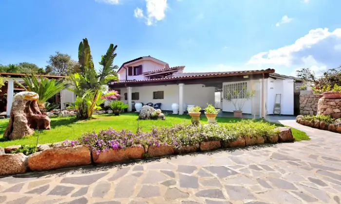 Rexer-Olbia-Villa-con-ampio-giardino-privato-Altro