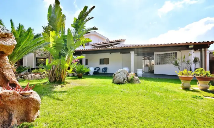Rexer-Olbia-Villa-con-ampio-giardino-privato-Altro