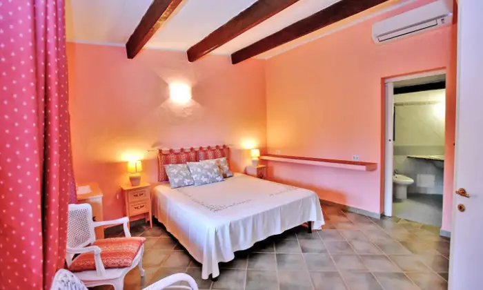 Rexer-Olbia-Villa-con-ampio-giardino-privato-Altro