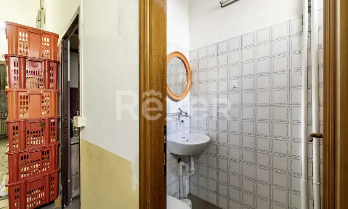 Rexer-Nichelino-ZONA-JUVARRA-VZE-MERCATO-LOCALE-COMMERCIALE-CON-UNA-VETRINA-FRONTE-STRADA-AREA-VENDITA-RETRO-BAGNO-E-CANTINA-Altro