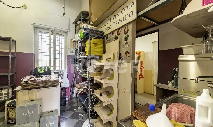 Rexer-Nichelino-ZONA-JUVARRA-VZE-MERCATO-LOCALE-COMMERCIALE-CON-UNA-VETRINA-FRONTE-STRADA-AREA-VENDITA-RETRO-BAGNO-E-CANTINA-Altro