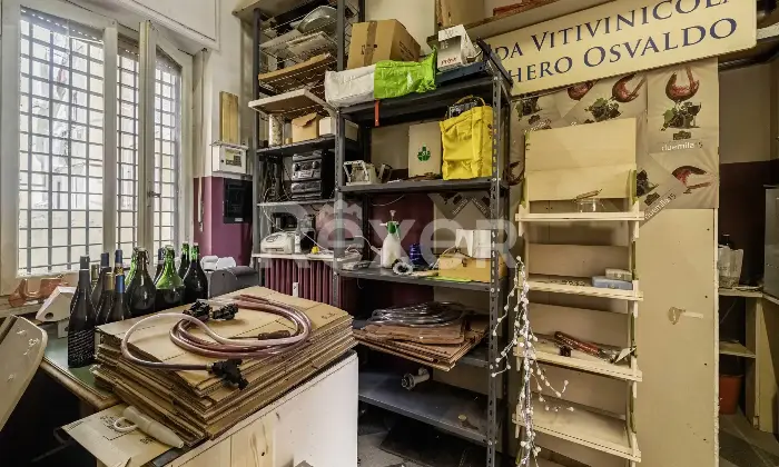 Rexer-Nichelino-ZONA-JUVARRA-VZE-MERCATO-LOCALE-COMMERCIALE-CON-UNA-VETRINA-FRONTE-STRADA-AREA-VENDITA-RETRO-BAGNO-E-CANTINA-Altro