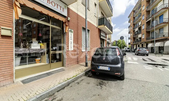 Rexer-Nichelino-ZONA-JUVARRA-VZE-MERCATO-LOCALE-COMMERCIALE-CON-UNA-VETRINA-FRONTE-STRADA-AREA-VENDITA-RETRO-BAGNO-E-CANTINA-Altro
