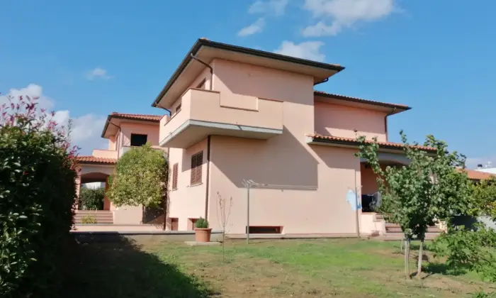 Rexer-Roccastrada-A-ribolla-splendida-villa-in-bifamiliare-Giardino