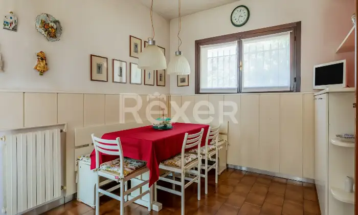 Rexer-Camparada-Ampia-Villa-con-piscina-Altro