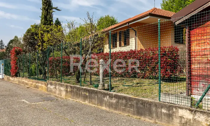 Rexer-Camparada-Ampia-Villa-con-piscina-Altro
