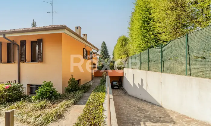 Rexer-Camparada-Ampia-Villa-con-piscina-Altro