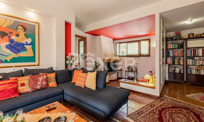 Rexer-Camparada-Ampia-Villa-con-piscina-Altro