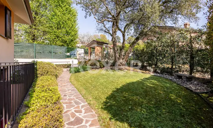 Rexer-Camparada-Ampia-Villa-con-piscina-Altro