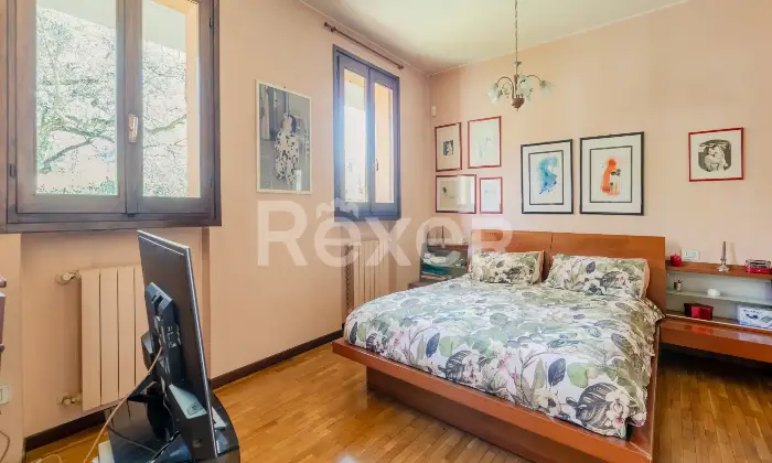 Rexer-Camparada-Ampia-Villa-con-piscina-Altro