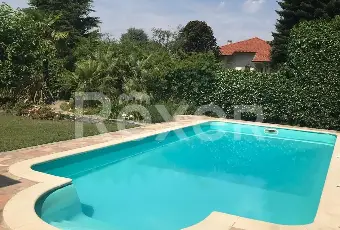 Rexer-Camparada-Ampia-Villa-con-piscina-Altro