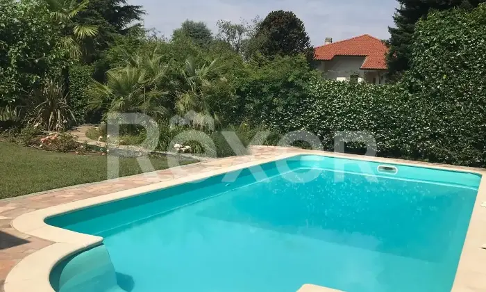 Rexer-Camparada-Ampia-Villa-con-piscina-Altro