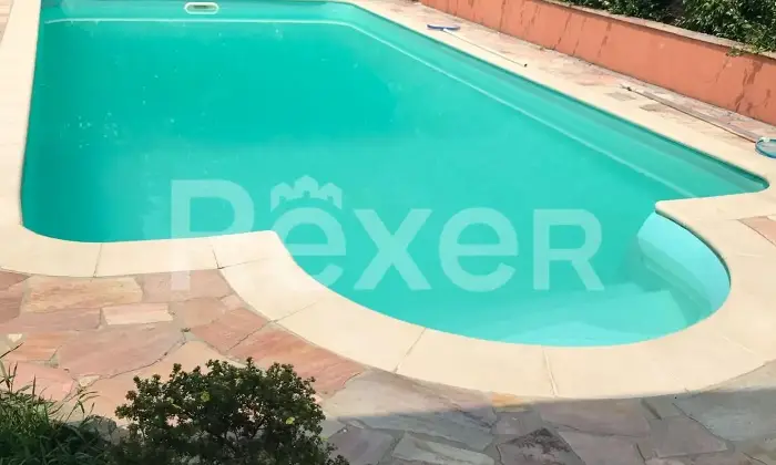 Rexer-Camparada-Ampia-Villa-con-piscina-Altro