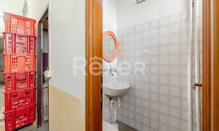 Rexer-Nichelino-ZONA-JUVARRA-VZE-MERCATO-RIONALE-Locale-commerciale-angolare-con-area-vendita-retro-