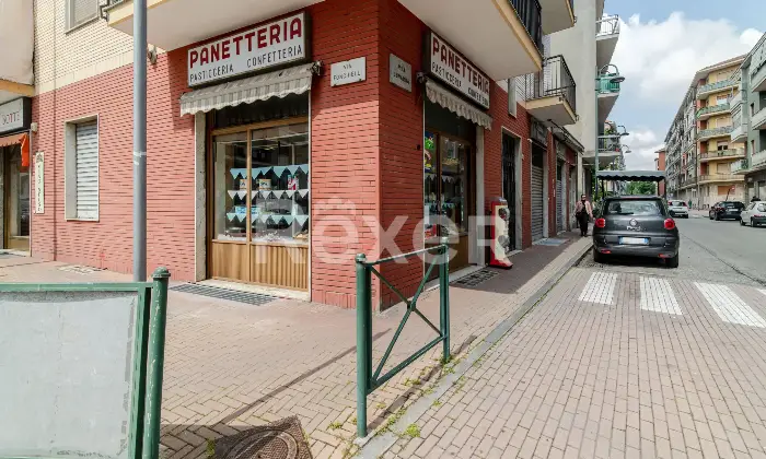 Rexer-Nichelino-ZONA-JUVARRA-VZE-MERCATO-RIONALE-Locale-commerciale-angolare-con-area-vendita-retro-