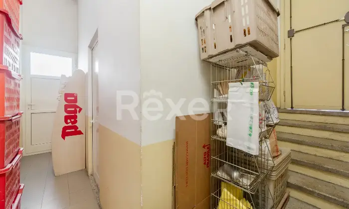 Rexer-Nichelino-ZONA-JUVARRA-VZE-MERCATO-RIONALE-Locale-commerciale-angolare-con-area-vendita-retro-