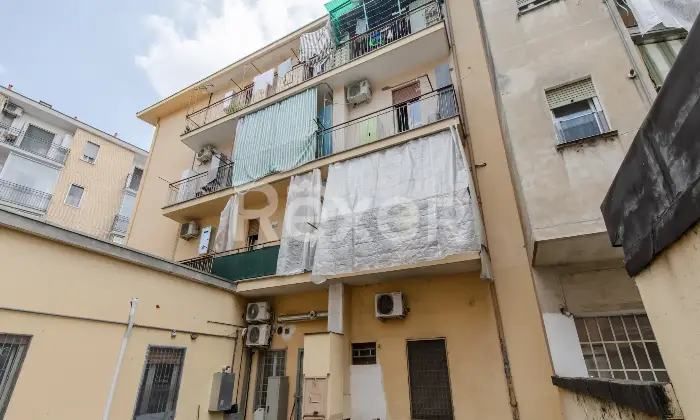 Rexer-Nichelino-ZONA-JUVARRA-VZE-MERCATO-RIONALE-Locale-commerciale-angolare-con-area-vendita-retro-