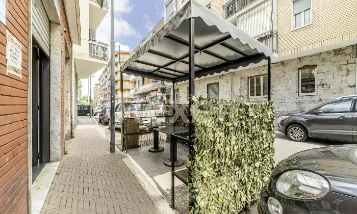 Rexer-Nichelino-ZONA-JUVARRA-VZE-MERCATO-RIONALE-Locale-commerciale-mq-con-due-vetrine-fronte-strada-attualmente-locato-ad-attivit-di-rosticceria-pizzeria-Altro