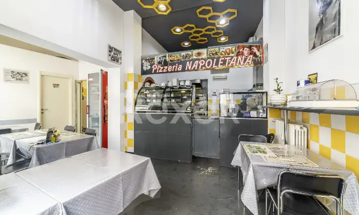 Rexer-Nichelino-ZONA-JUVARRA-VZE-MERCATO-RIONALE-Locale-commerciale-mq-con-due-vetrine-fronte-strada-attualmente-locato-ad-attivit-di-rosticceria-pizzeria-Altro