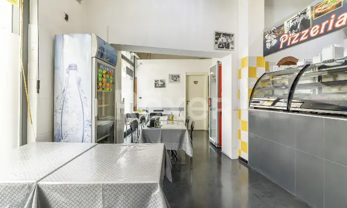 Rexer-Nichelino-ZONA-JUVARRA-VZE-MERCATO-RIONALE-Locale-commerciale-mq-con-due-vetrine-fronte-strada-attualmente-locato-ad-attivit-di-rosticceria-pizzeria-Altro