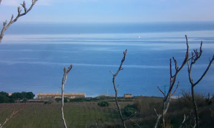 Rexer-Termoli-Terreno-panoramico-con-porzione-di-fabbricato-Vista