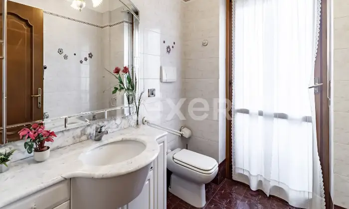 Rexer-COLLEGNO-AMPIO-QUADRILOCALE-CON-BOX-Altro