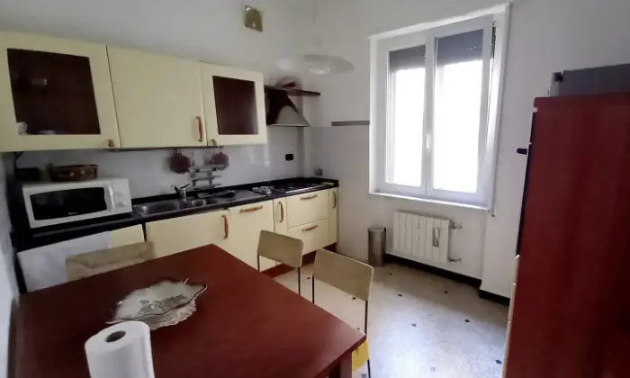 Rexer-Genova-Accogliente-appartamento-a-Pterra-indipendente-grande-giardino-P-auto-Cucina