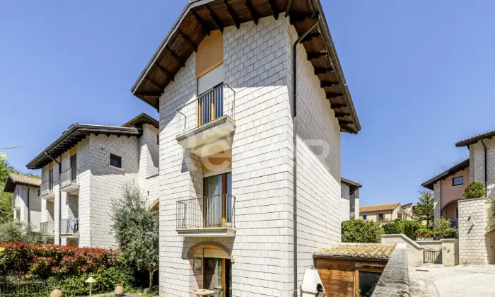 Rexer-SantElia-Villetta-a-Schiera-in-Vendita-Via-Minieri-SantElia-Borgo-degli-Elfi-Altro