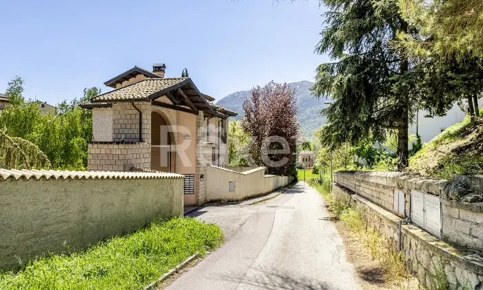 Rexer-SantElia-Villetta-a-Schiera-in-Vendita-Via-Minieri-SantElia-Borgo-degli-Elfi-Altro
