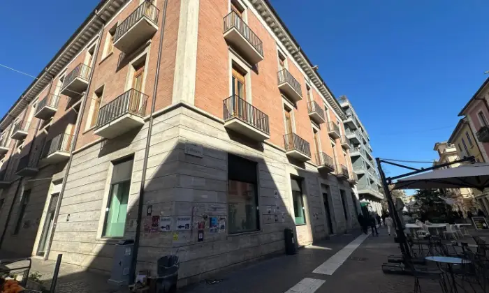 Rexer-Cosenza-Filiale-Bancaria-e-Appartamenti-Residenziali-in-Vendita-a-Cosenza-Altro