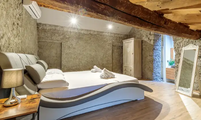 Rexer-Ozzano-Monferrato-Elegante-casale-Depoca-Altro