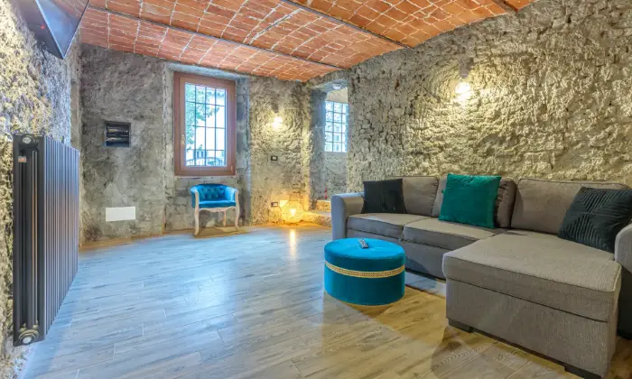 Rexer-Ozzano-Monferrato-Elegante-casale-Depoca-Altro