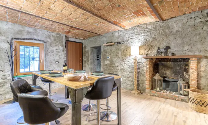 Rexer-Ozzano-Monferrato-Elegante-casale-Depoca-Altro