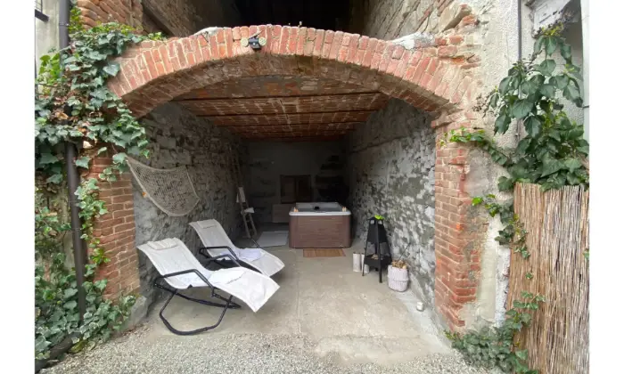 Rexer-Ozzano-Monferrato-Elegante-casale-Depoca-Altro