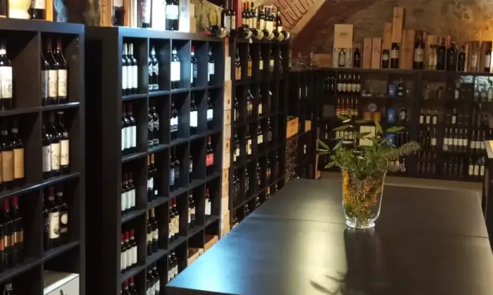 Rexer-Lucignano-Un-locale-commerciale-in-vendita-a-Lucignano-in-provincia-di-Arezzo-Altro