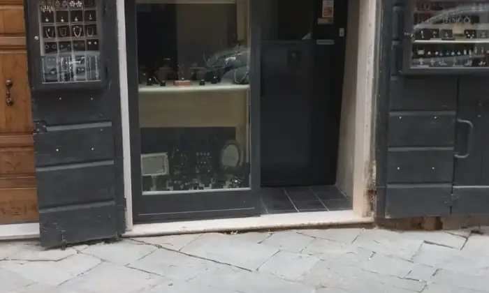 Rexer-Lucignano-Vendesi-locale-commerciale-a-Arezzo-Altro