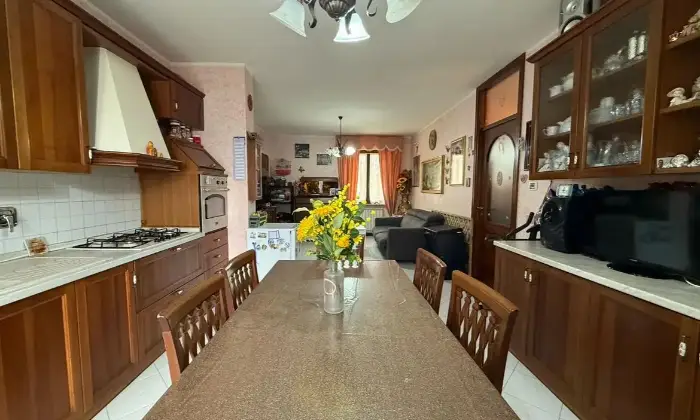 Rexer-Castiglione-del-Lago-Vendesi-Appartamento-spazioso-a-Castiglione-del-Lago-Altro