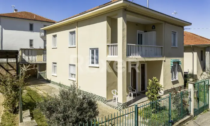 Rexer-Chieri-Villa-Bifamiliare-con-giardino-e-box-Altro