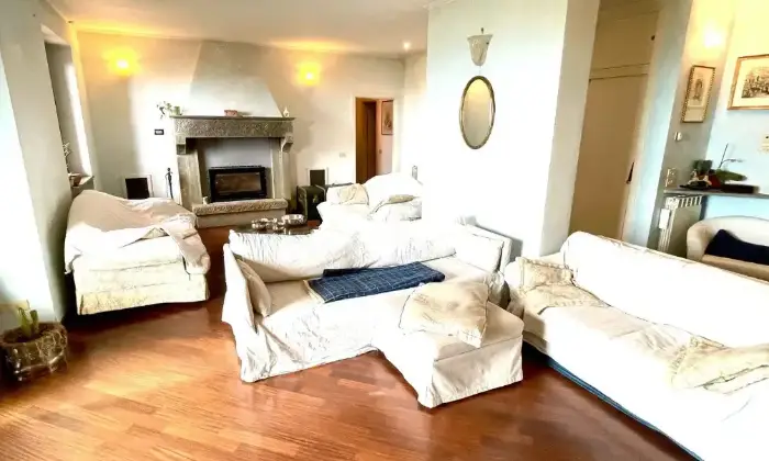 Rexer-Perugia-Vendesi-Villa-a-Perugia-Altro