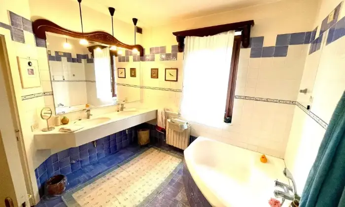 Rexer-Perugia-Vendesi-Villa-a-Perugia-Altro