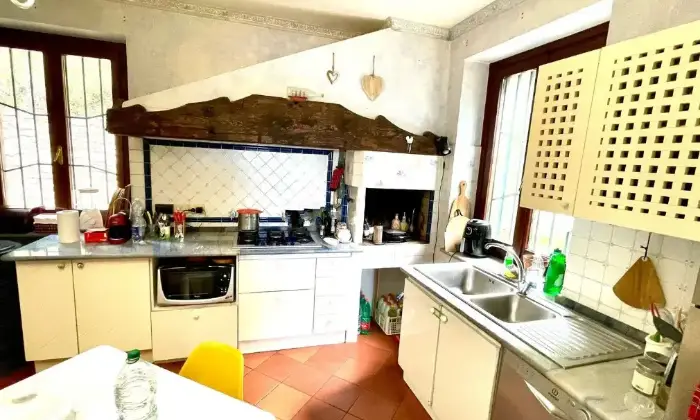 Rexer-Perugia-Vendesi-Villa-a-Perugia-Altro