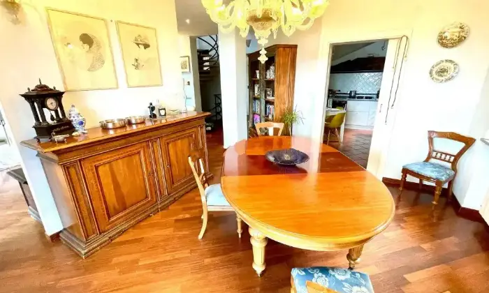 Rexer-Perugia-Vendesi-Villa-a-Perugia-Altro