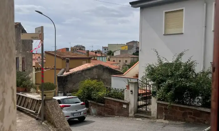 Rexer-Tula-Vendesi-palazzina-a-Tula-SS-Altro