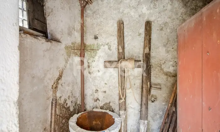 Rexer-Carolei-Rustico-da-ristrutturare-in-Via-Ruggiero-di-Lauria-Carolei-Altro