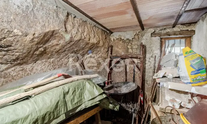 Rexer-Carolei-Rustico-da-ristrutturare-in-Via-Ruggiero-di-Lauria-Carolei-Altro