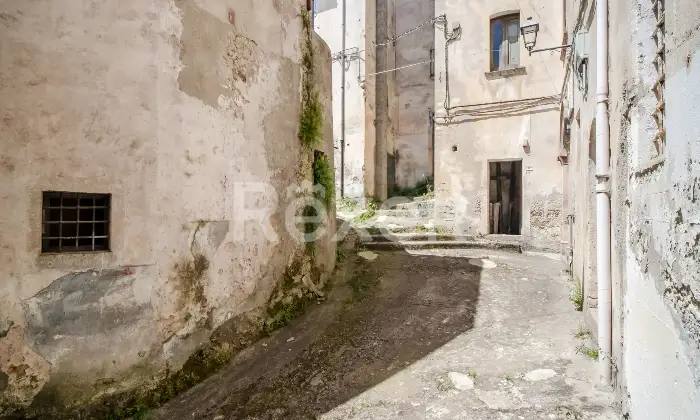 Rexer-Carolei-Rustico-da-ristrutturare-in-Via-Ruggiero-di-Lauria-Carolei-Altro