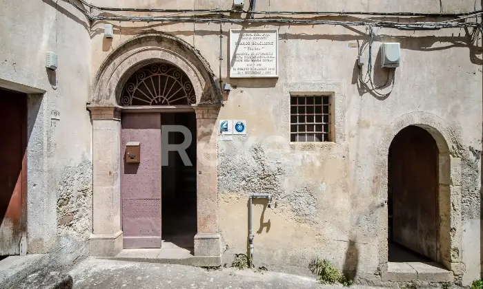 Rexer-Carolei-Rustico-da-ristrutturare-in-Via-Ruggiero-di-Lauria-Carolei-Altro
