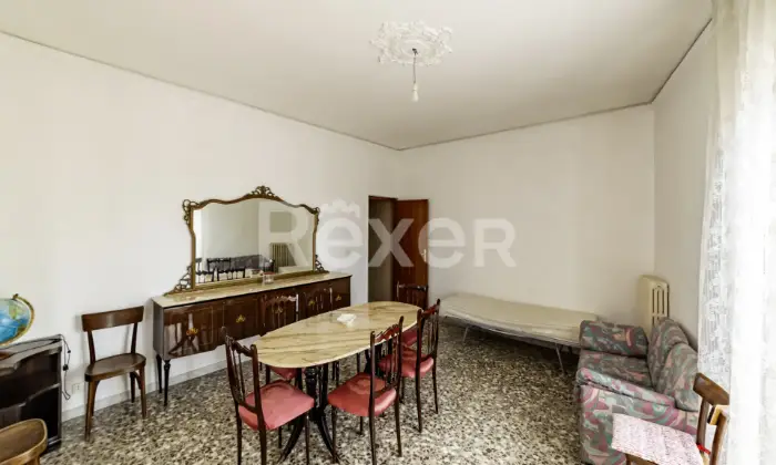 Rexer-Canosa-di-Puglia-Appartamento-al-primo-piano-con-box-auto-Altro