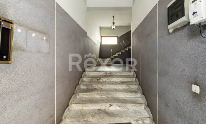 Rexer-Canosa-di-Puglia-Appartamento-al-primo-piano-con-box-auto-Altro